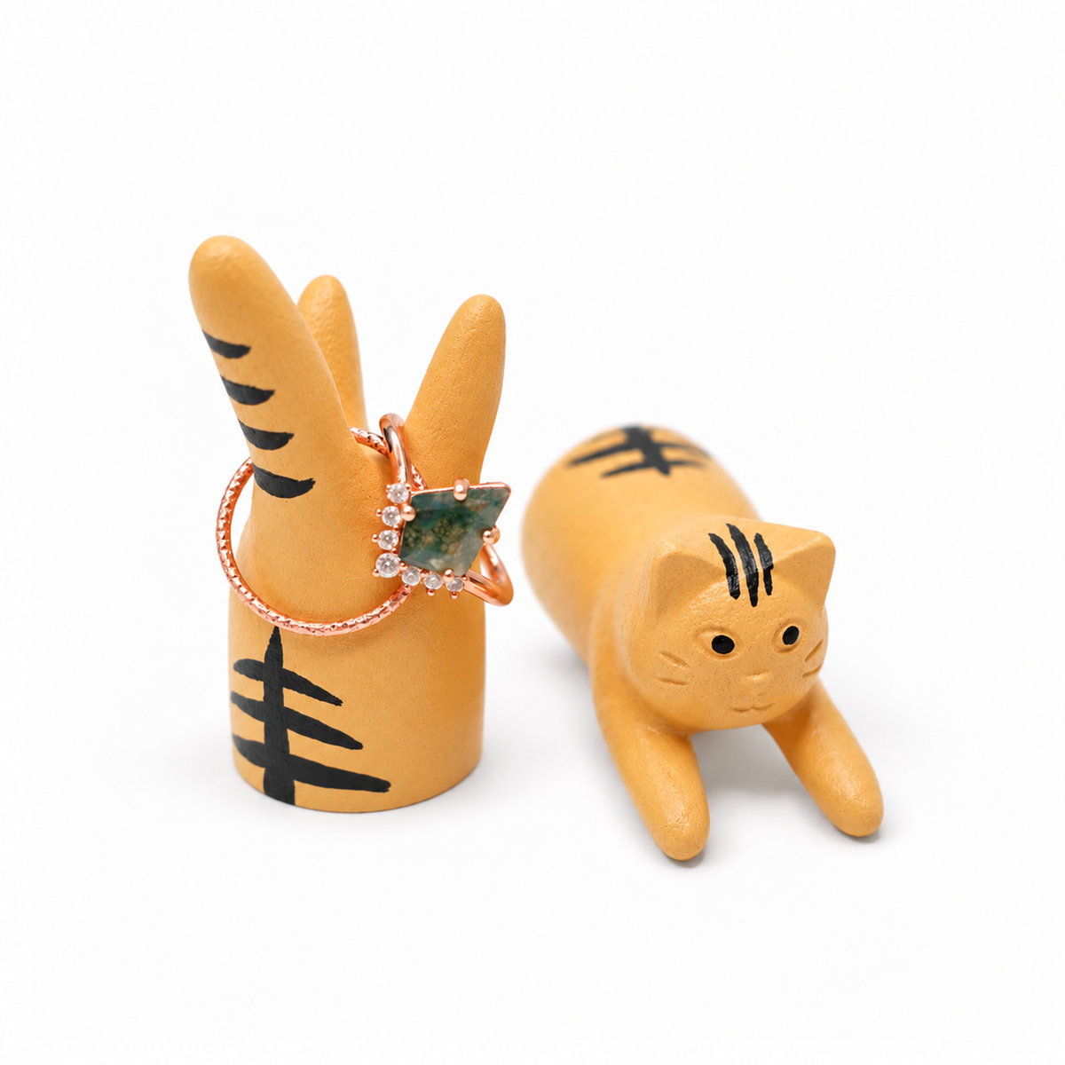 Jumping Cat Ring Stand